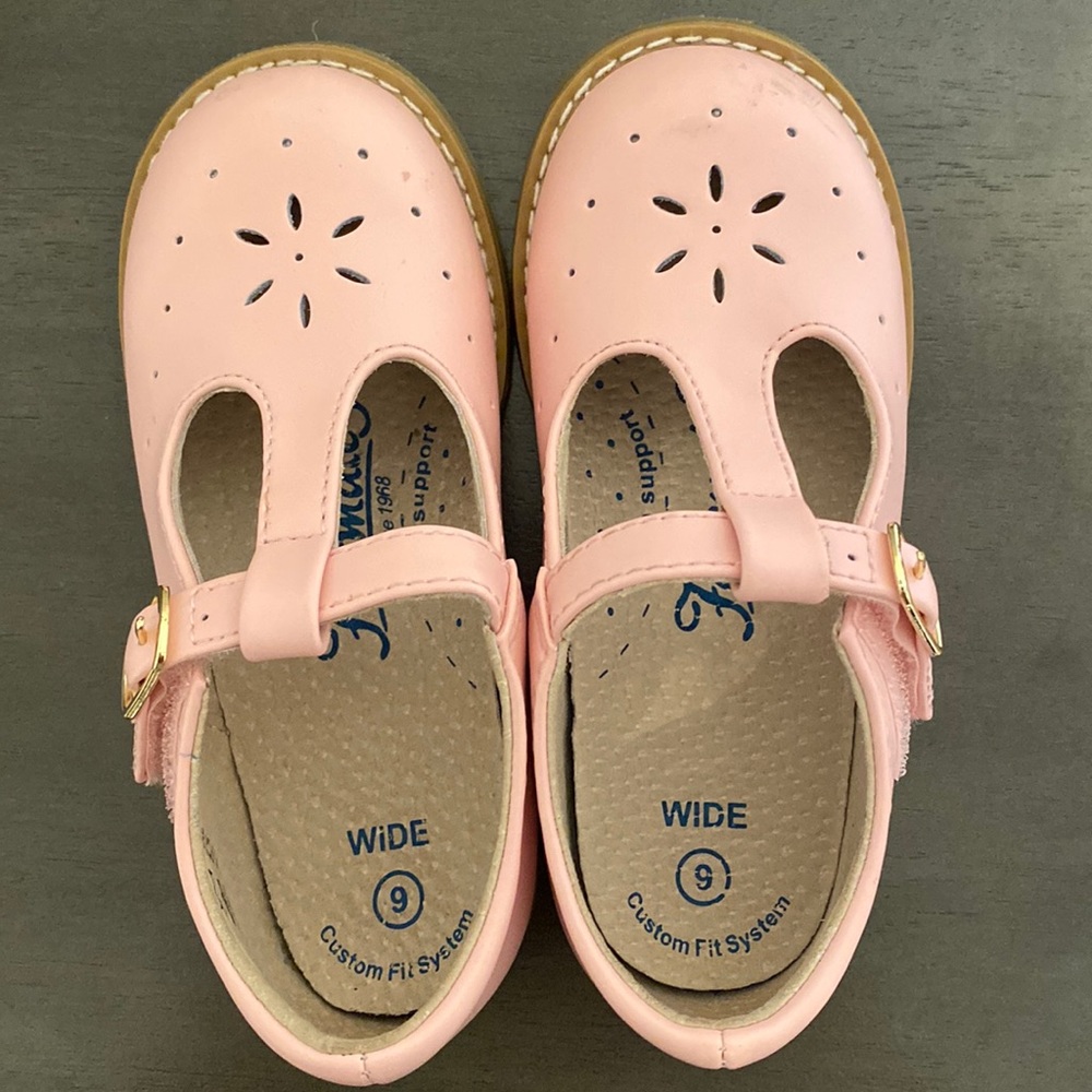 Footmates pink shoes